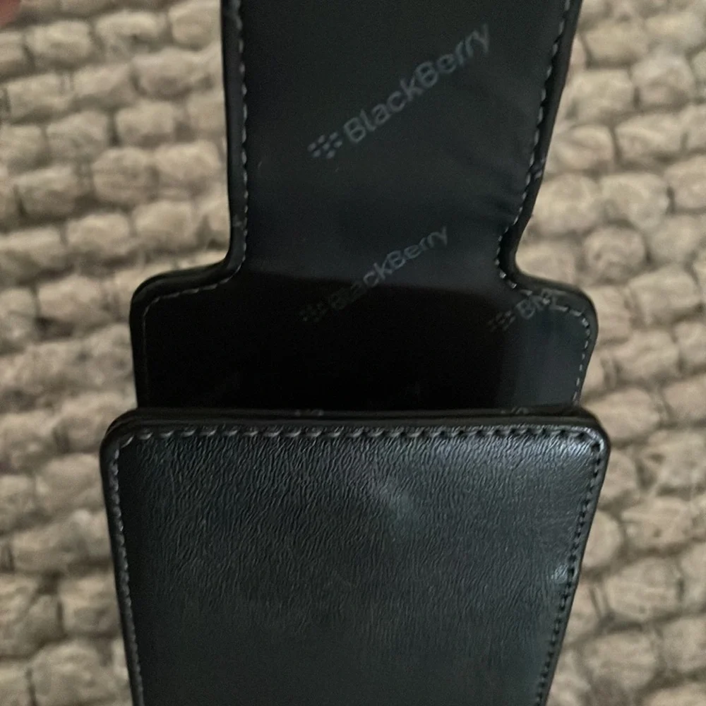 New Blackberry Belt Clip with Magnetic Clasp Black Color No Box or Tags